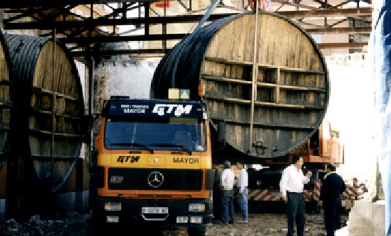 Traslado-de-barricas-centenarias-de-55000l.-de-capacidad1